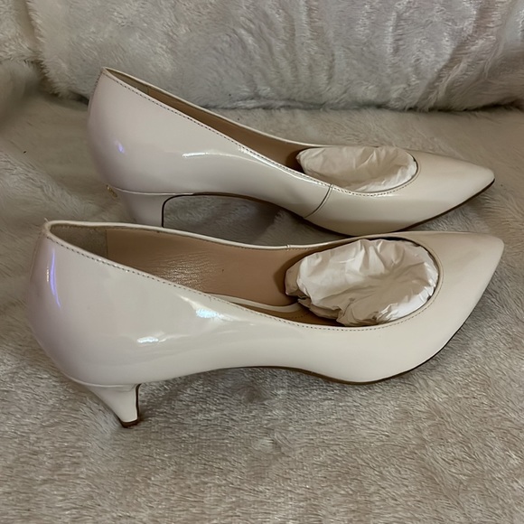 COACH Sloane Patent Leather Pump Chalk 9 B (M) - Picture 8 of 15